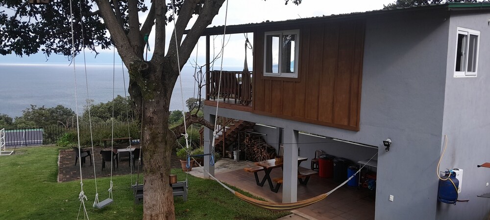 Refugio del Volcan view 5