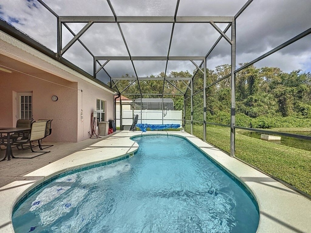 Walk To Silver Spurs Rodeo And Heritage Park 4 Bedroom Home