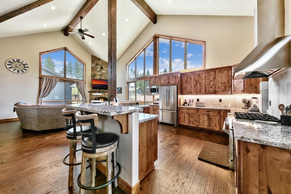 1008c Mountain View Retreat 5 Bedroom Home