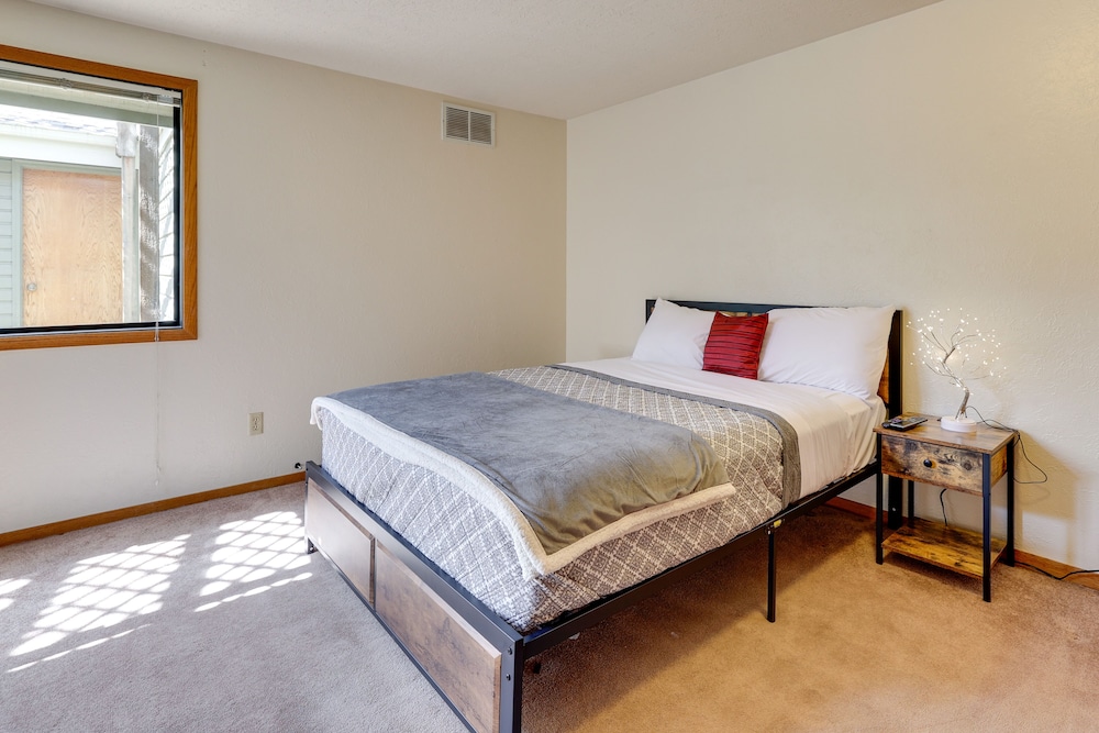 Nampa Vacation Rental Townhome Near Lake Lowell! view 4