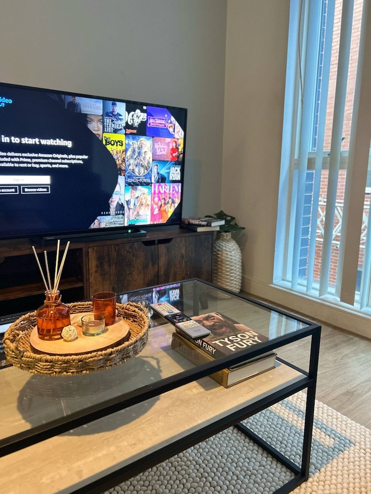 The Dyche - Central Manchester Spacious Apartment - Local Attractions