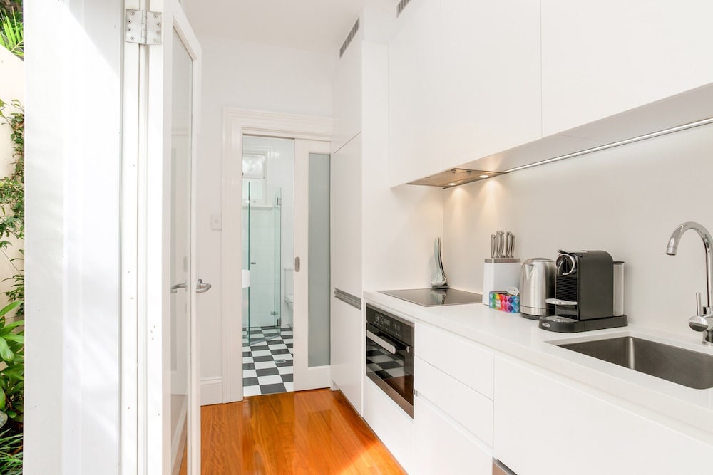 Cosy Inner West Studio With Courtyard