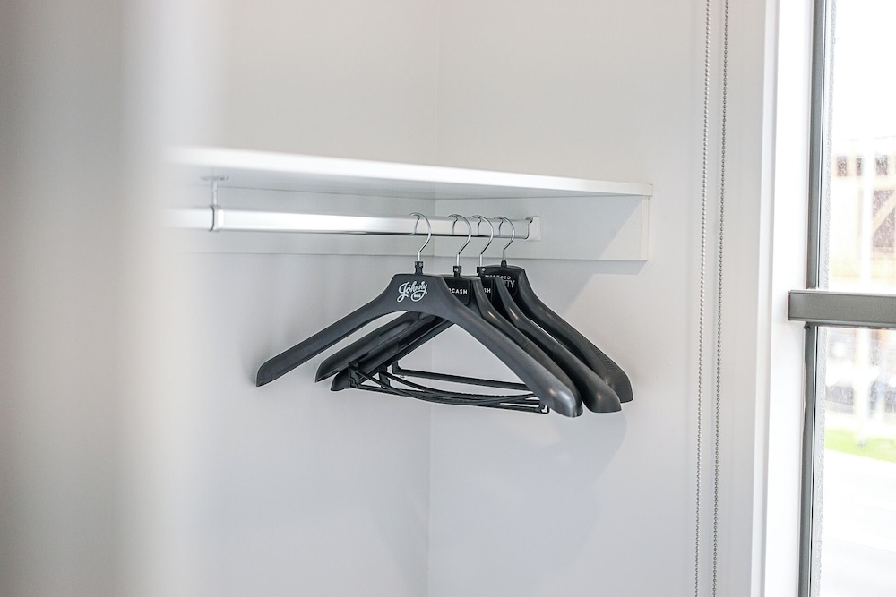 StayAU Fresh Modern 5BR Retreat Netflix in Berwick