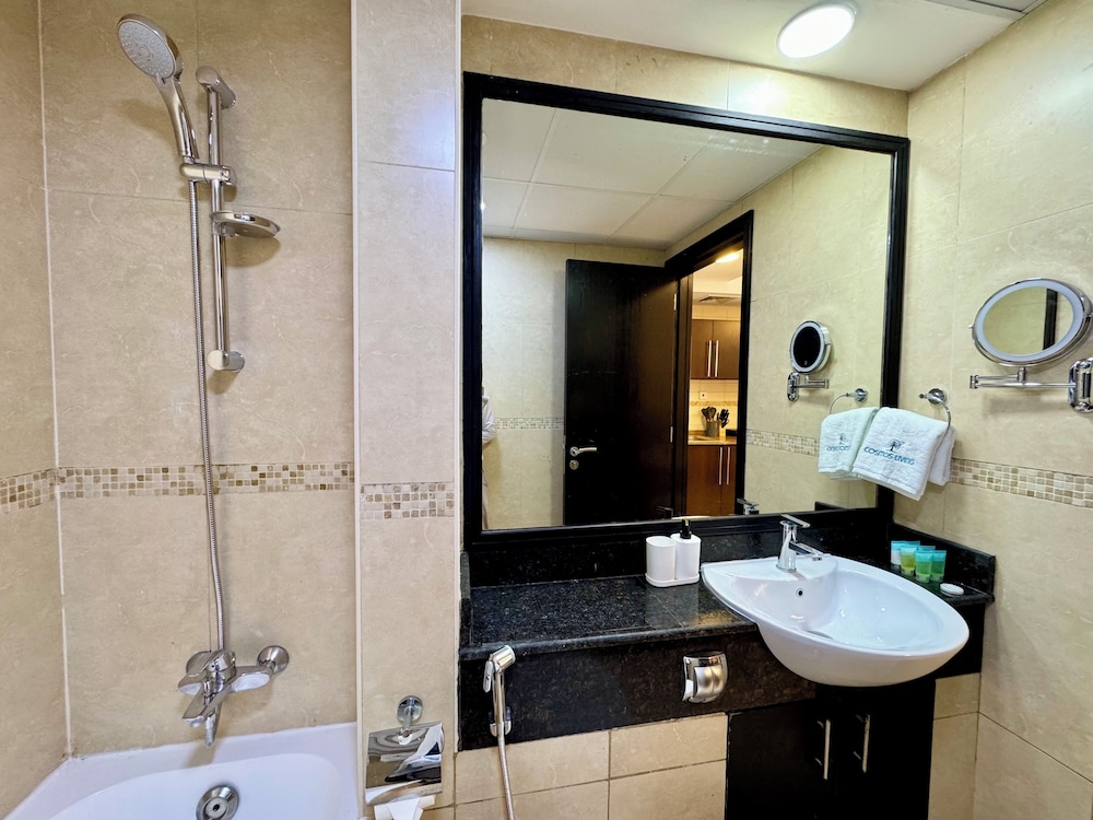 Cosmos Living Sleek and Stylish GCV2
