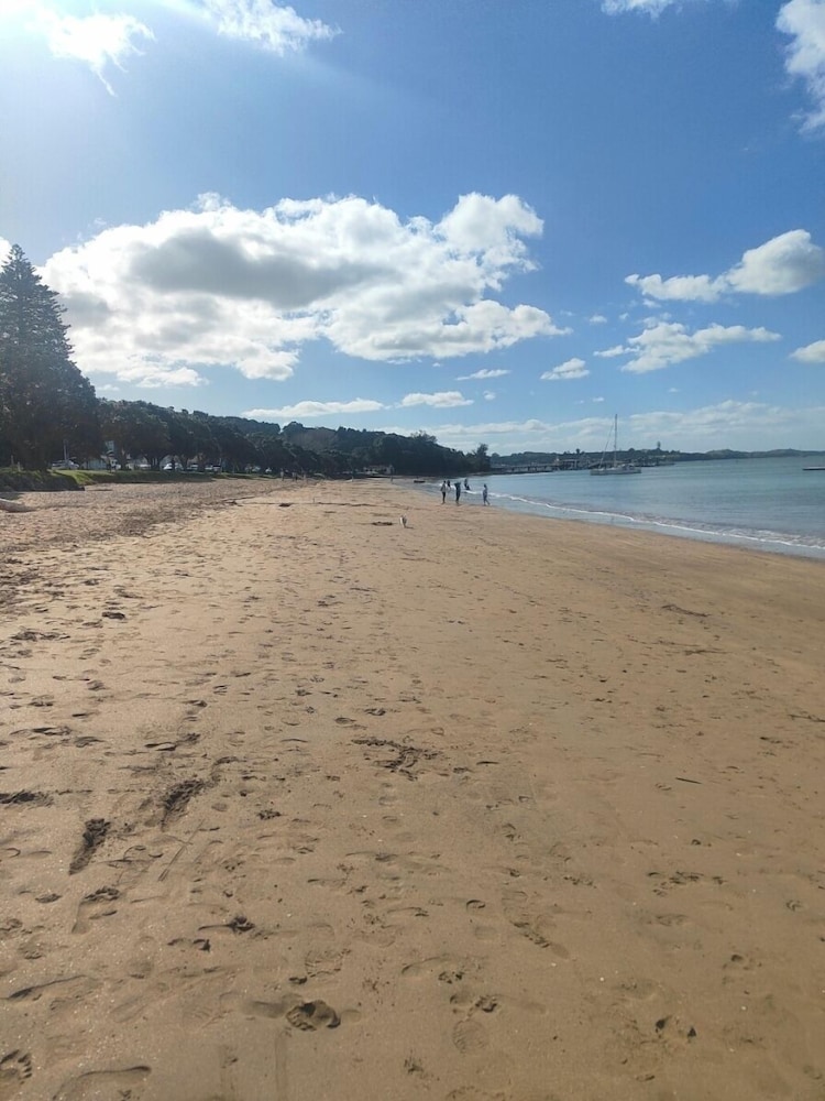 Vic's in Paihia