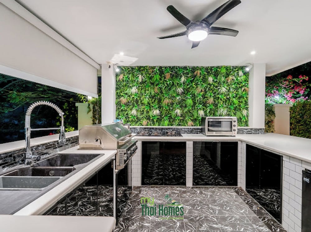 An Exceptional Luxury Villa Offering Amazing Lake View and Refined Living