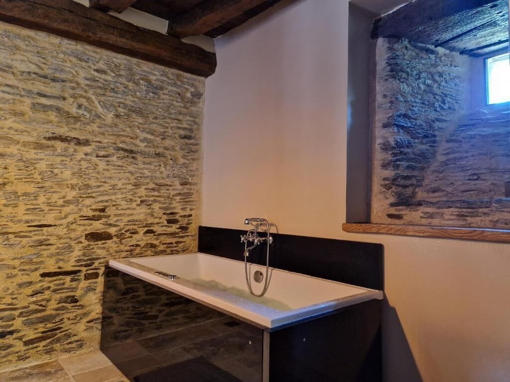 Manoir de Barbotin view 3