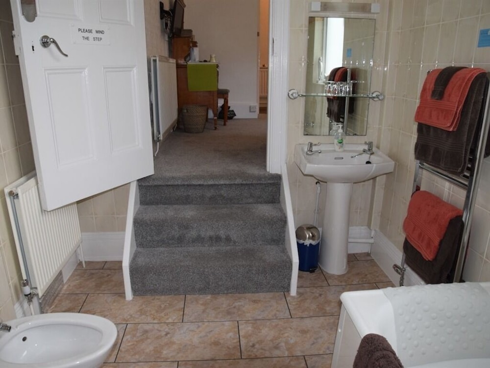 Lynton Vacations - The Sandrock - Property Image 1