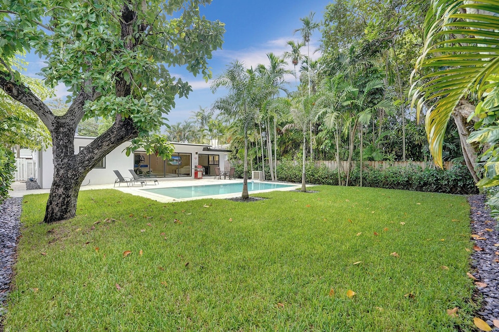 Hibiscus House