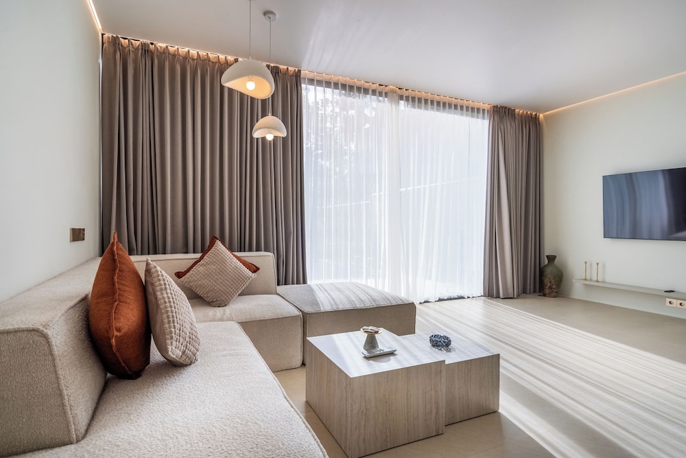 Hidden City Ubud - Modern Villas & Townhouses with Private Pools, Nature Views and Wellness Access