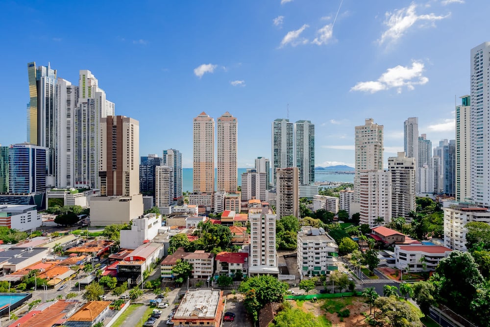 w Comfy 1BR w Great View in Calle 50