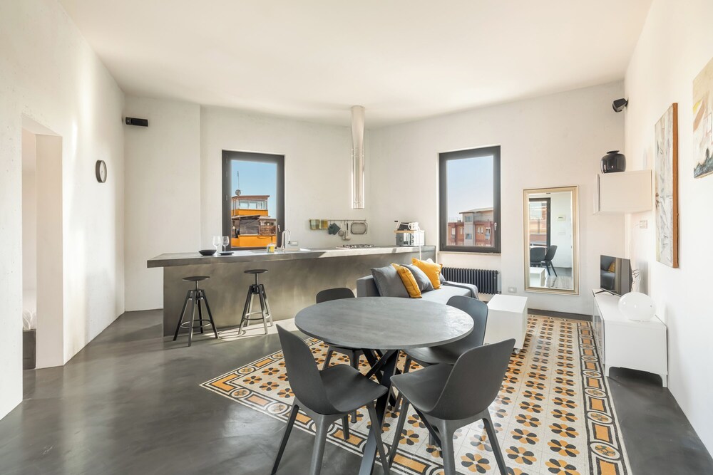 Monteverde Apartments