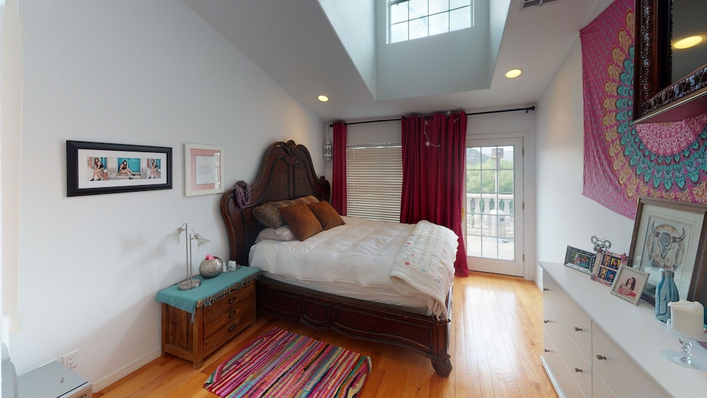 Exquisite Mountain Mansion Entire Home view 5