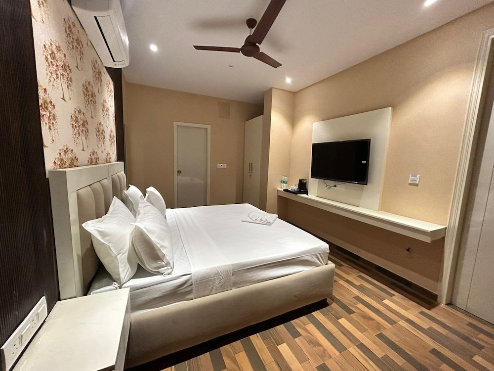 Hotel Ginger Plaza by ASPL