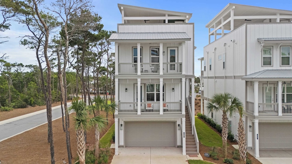 Rooftop Deck w/ Ocean View, Pool, Walk to Beach! Coastal Canopy by Avantstay