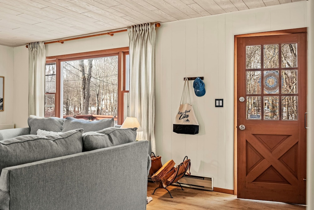 Burrow by Bidwell Cozy Arrowhead Lake Escape With Pools and Outdoor Adventures