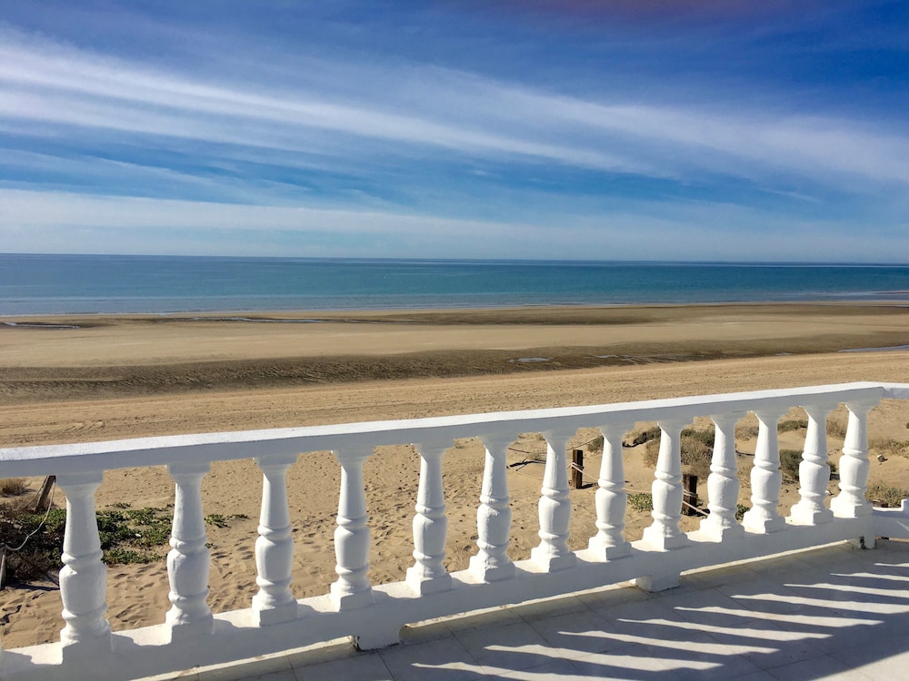 Playa Encanto Scenic Gem Ocean Front Home
