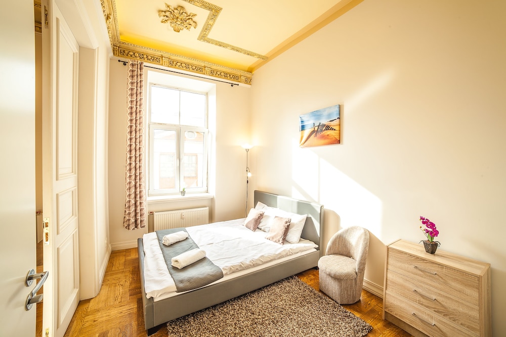 Mosaic Center Apartments