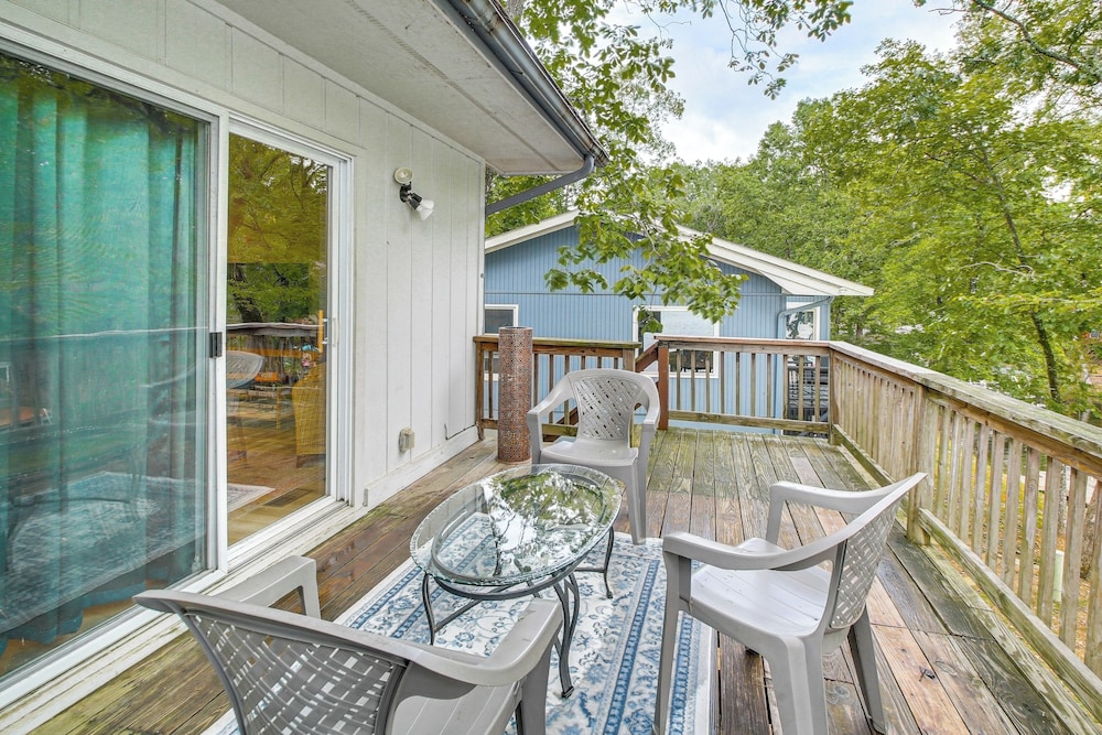 Lake Desoto Townhome: Swim Dock, Pets Welcome!