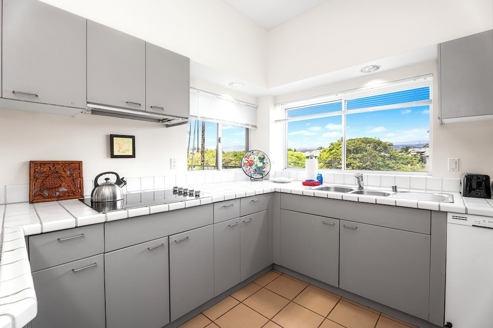 Beautiful Mountain View - Concierge Included - Spacious! - Vrkcv