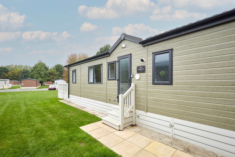 Host Stay Audley Lodge