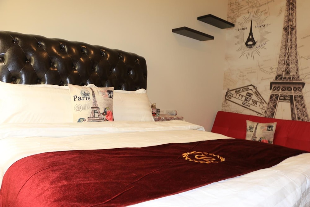 Puli Waltz Villa
