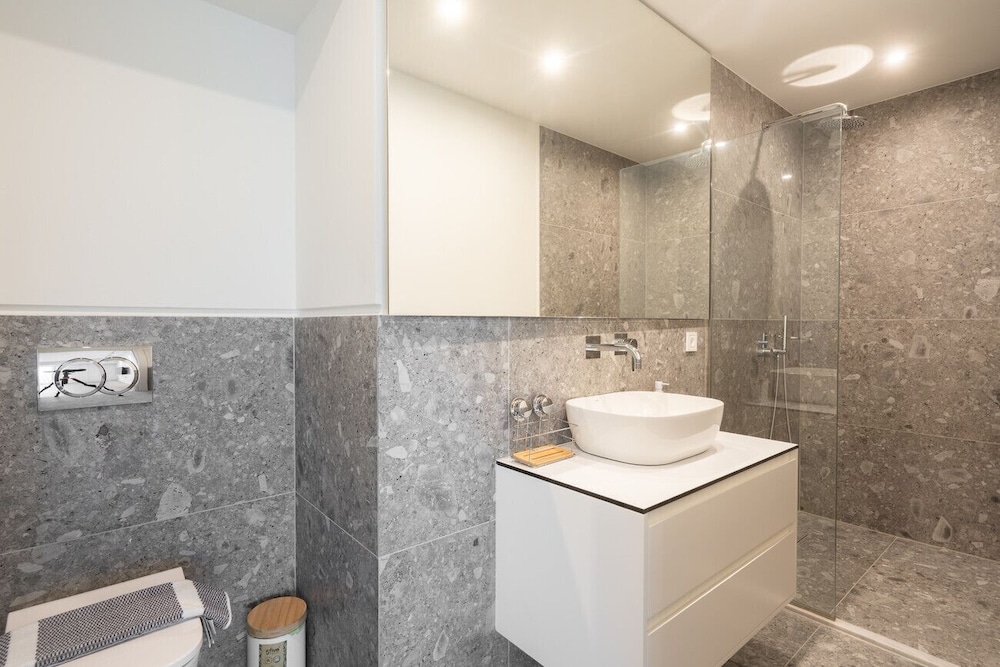LIV Athinum 1 - Luxury Apartment 2B