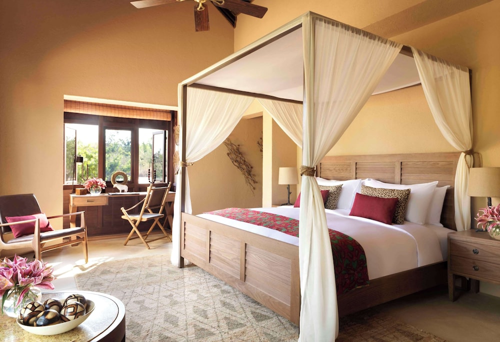 Anantara Al Sahel Villa Resort