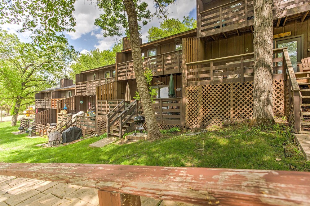 Clearwater Lake Getaway w/ Shared Pool & Boat Dock