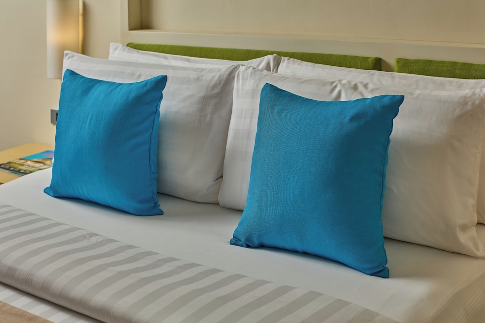 Poolside Escape Near Boracay’s Iconic Keyhole