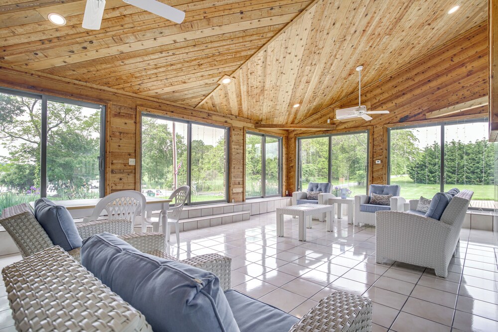 On-site Boat Dock: Queenstown Home w/ Pool & Yard!
