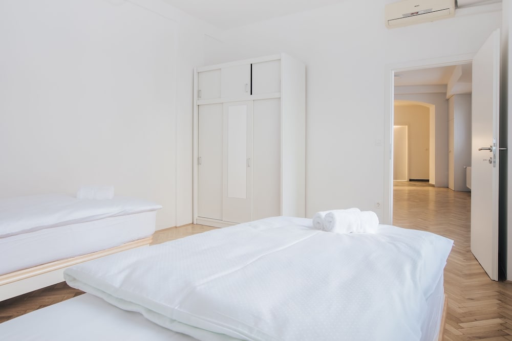 K3 Central Park Apartments view 3