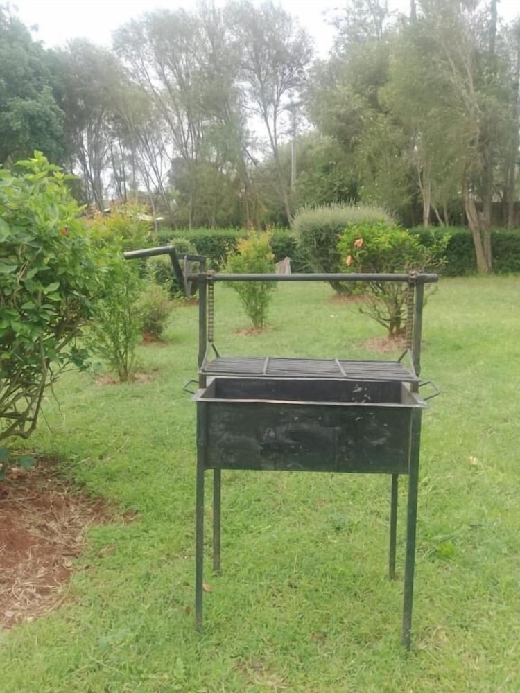 Wooden Knee cottages Nanyuki