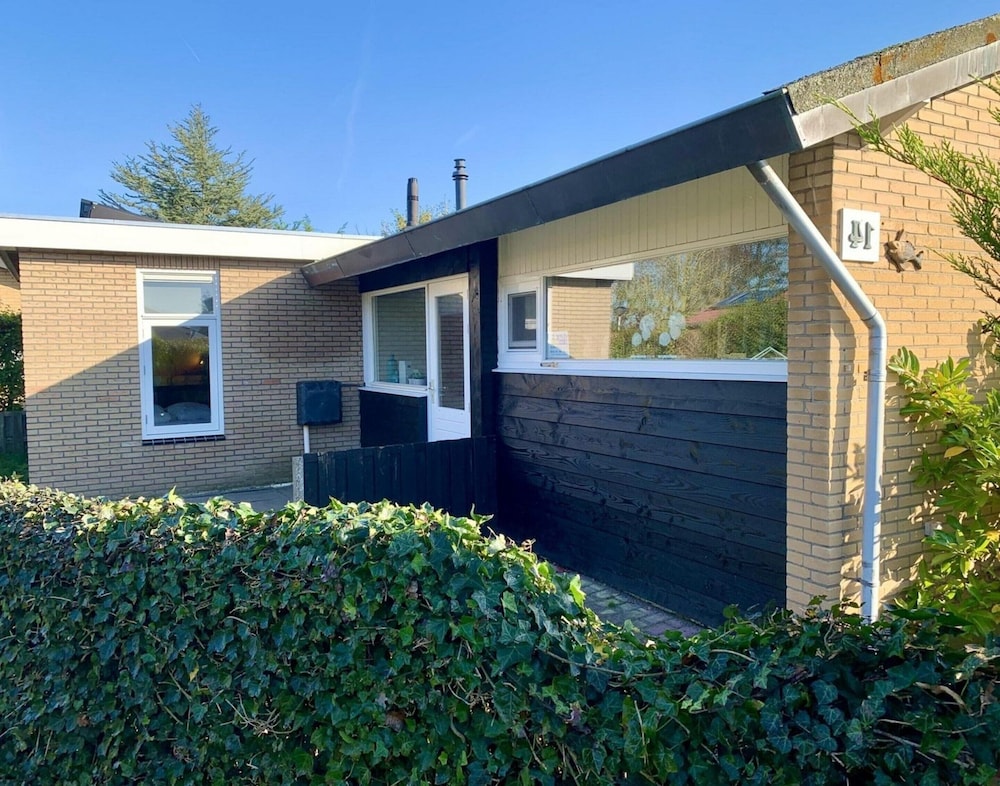 Great Bungalow Near the Beach and sea