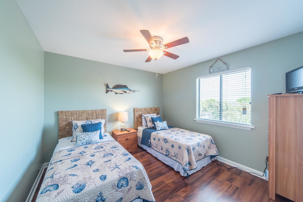 Charleston Vacations - Mariners Cay 15 2 Bedroom Holiday Home By My Ocean Rentals - Property Image 3