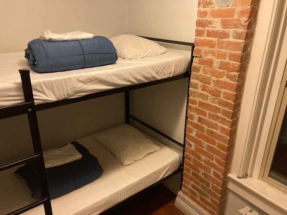 Cambie Downtown Hostel