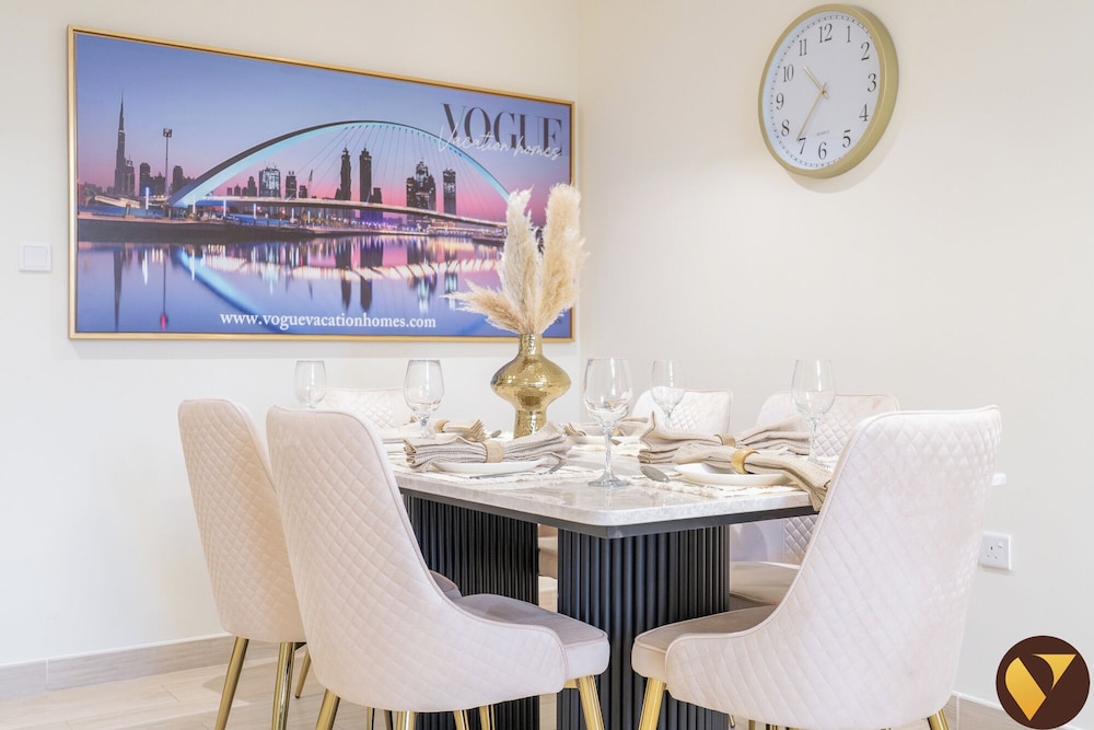 Elegant 2BR Canal View Near Dubai Mall
