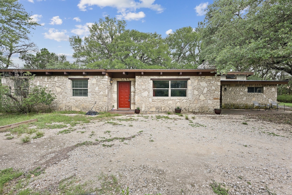Hill Country Getaway Near San Marcos River 3 Bedroom Home