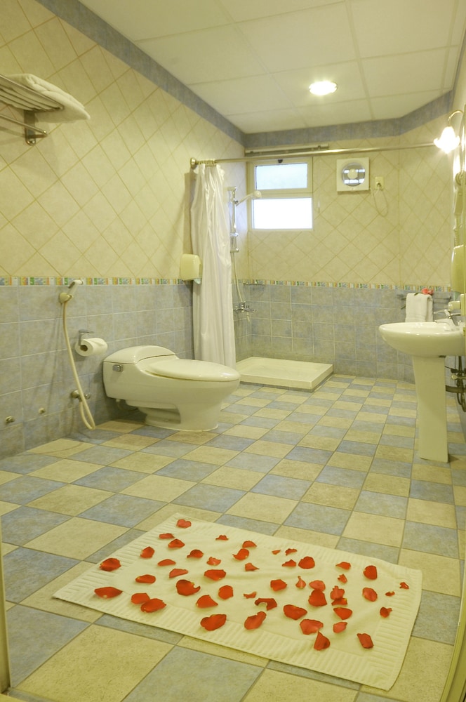 Peninsula Suites
