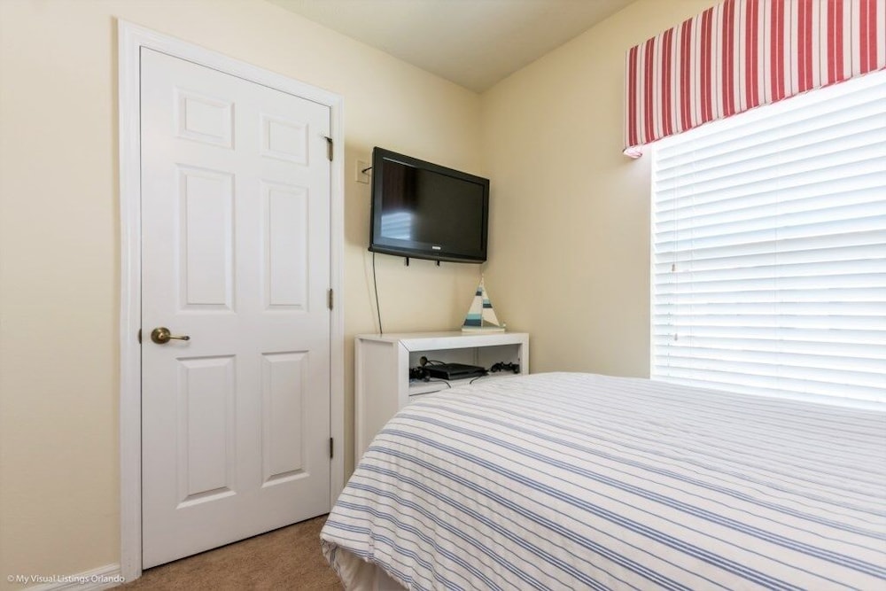 Bella Vidatown With Full Size Pool! 4 Bedroom Townhouse by RedAwning - Image 5