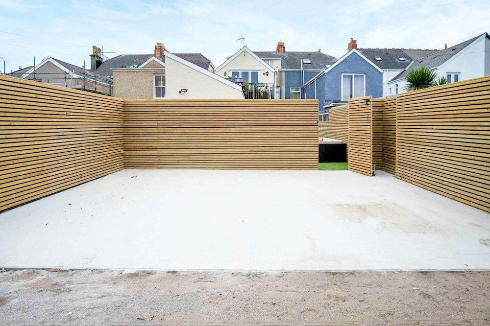 Seascape Retreat - 3 Bedroom Flat - Porthcawl
