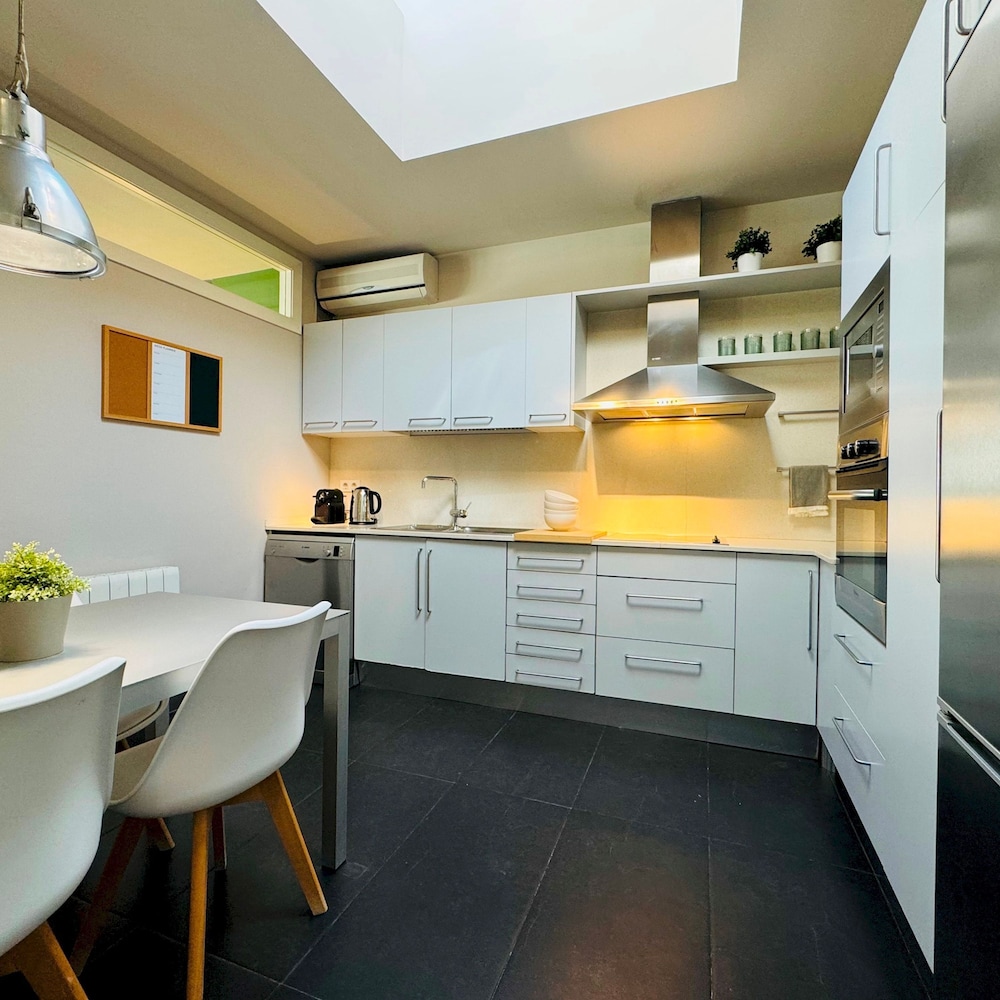 Barcelona Gem Penthouse By Myrentalhost