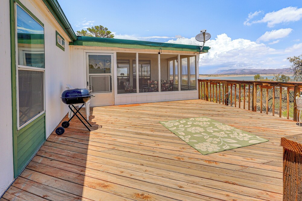 1 Mi to Lake: Home w/ Deck in Elephant Butte