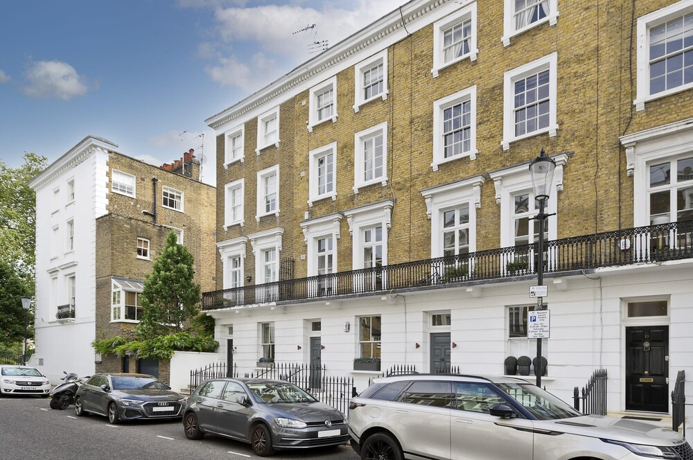 Fabulous 3 Bed Flat Chelsea