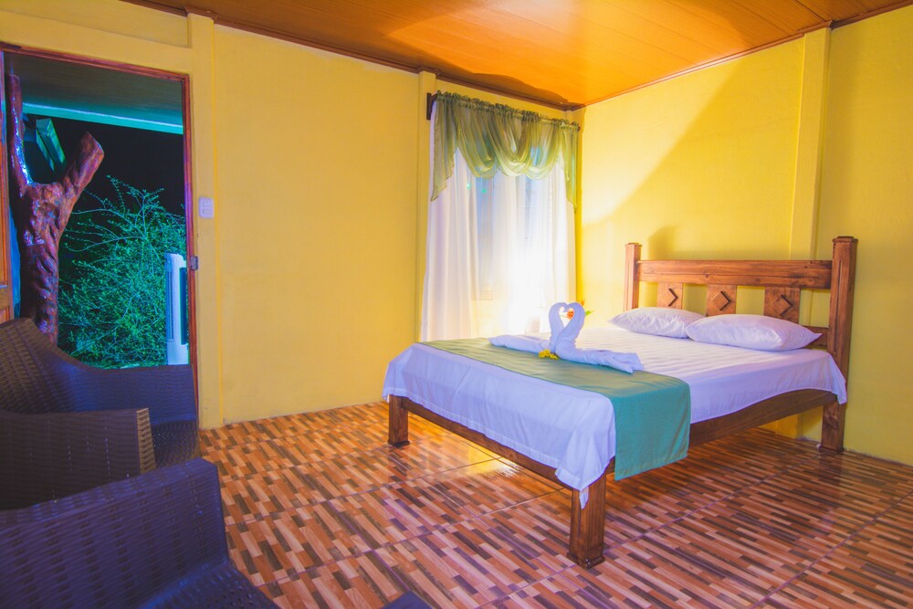 Rio Celeste Springs Blue Lodge view 5