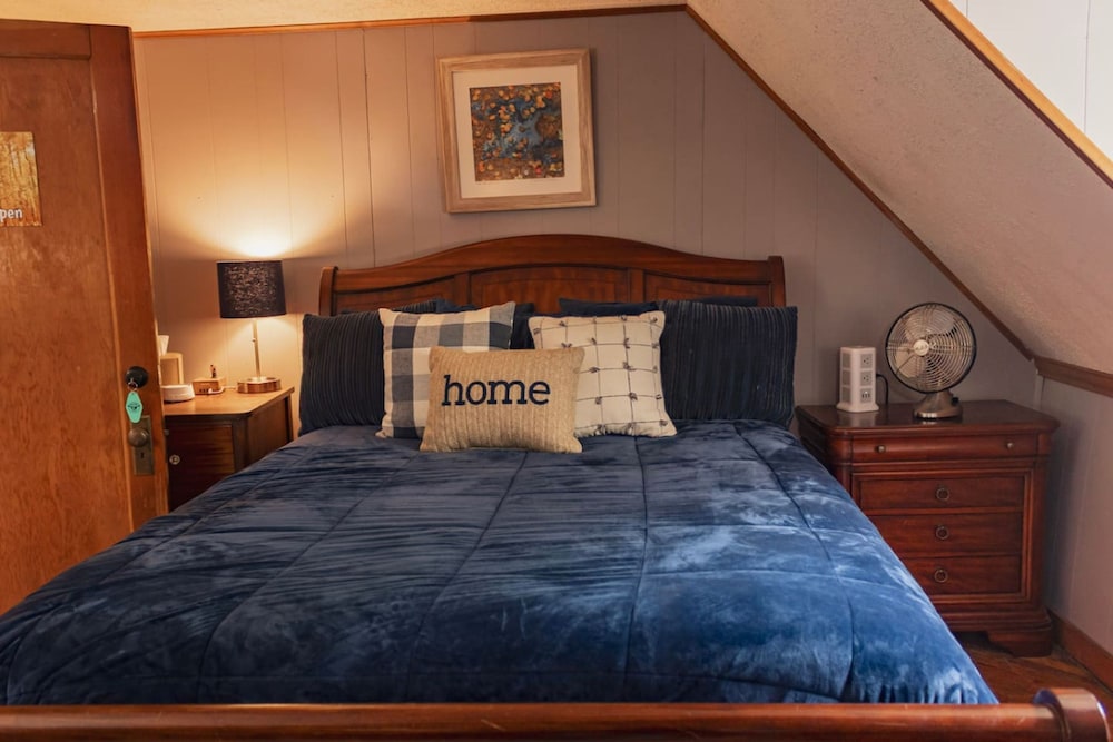 Casa Divina 5 Bedroom Holiday Home by Five Star Properties