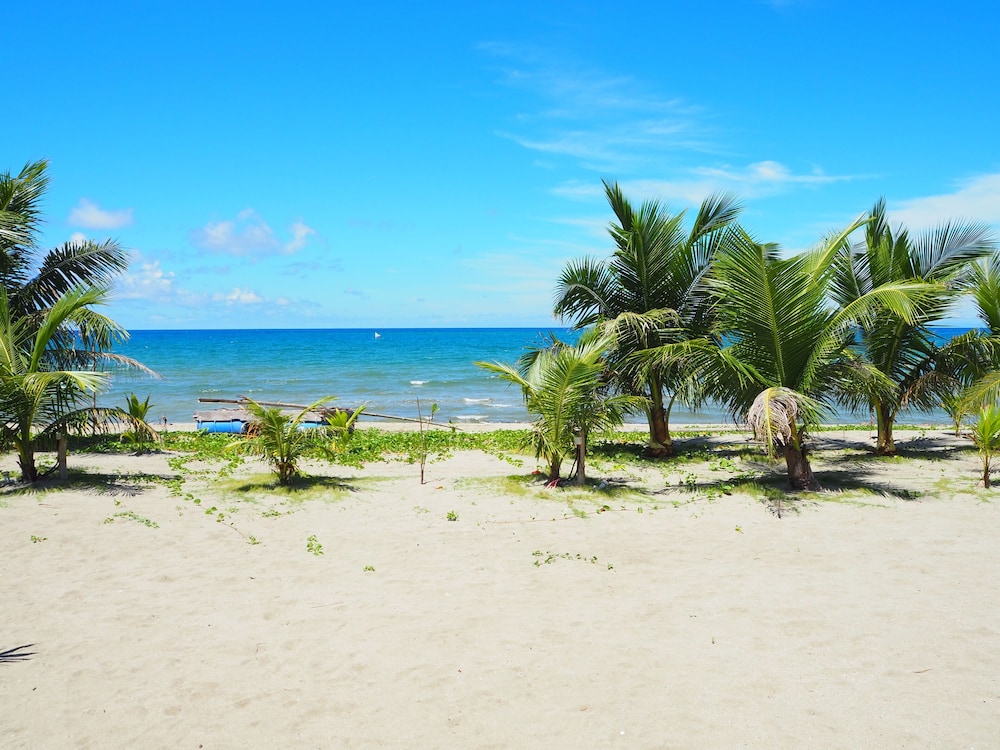 Footprints Beach Resort 102