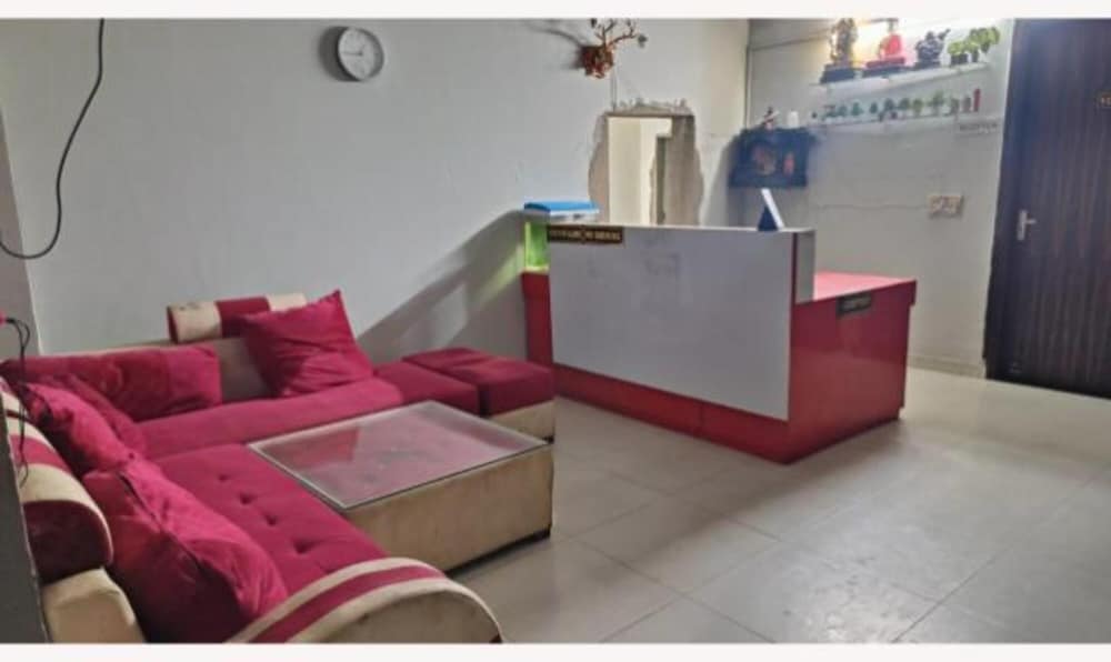 Fabhotel Golden Palace I