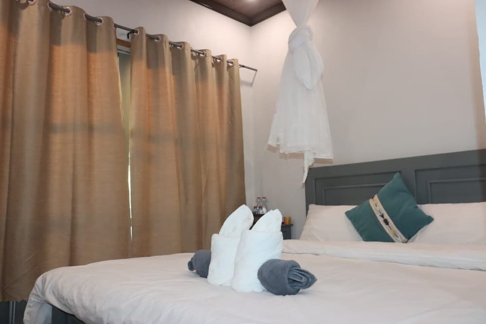Dokchampa River View Villa