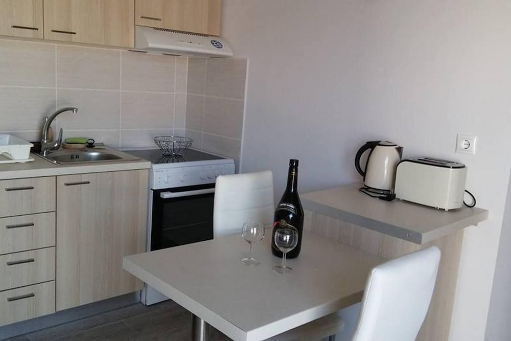 Nianthy Apartments en Rhodes — kitchen